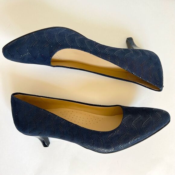 Trotters Kiera Evening Blue Wave Kitten Heel Leather Pumps Size 9N - Picture 3 of 11
